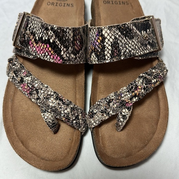 Earth Origins Snakeskin Textured Sandals, 7M - Picture 4 of 7